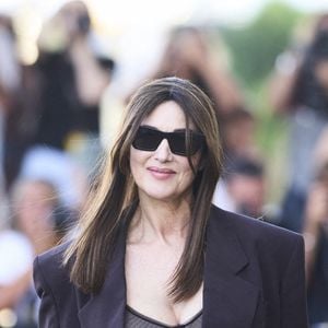 "Sympa, Monica Bellucci ?", lui a lancé l'animatrice, curieuse de connaître la nature de la Cléopâtre d'Alain Chabat. "Euh, sympa, c'est difficile à dire", lui a aussi répondu Charlotte de Turckheim, provoquant l'hilarité des invités, sur le plateau des "Enfants de la télé".
Monica Bellucci au festival du film de San Sebastian, le 25 septembre 2024.