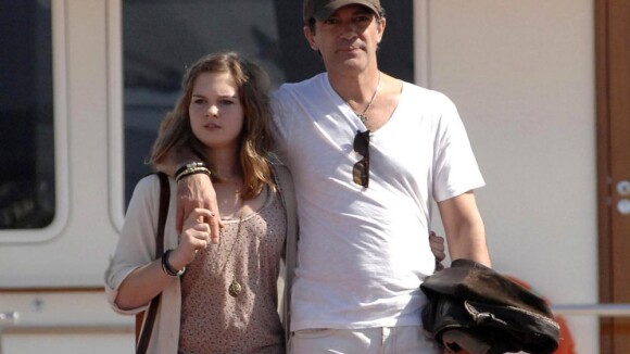 Antonio Banderas : Il ne lâche pas sa fille Stella et délaisse... sa femme Melanie Griffith !