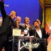 L'équipe du film Indigènes à Cannes, dont Sami Bouajila, Roschdy Zem et Jamel Debbouze, recevant le prix d'interprétation