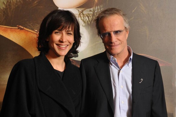 Sophie Marceau et Christophe Lambert à l'occasion de l'avant-première des Aventures extraordinaires d'Adèle Blanc-Sec, dans l'enceinte de l'UGC Normandie, à Paris, le 12 avril 2010.