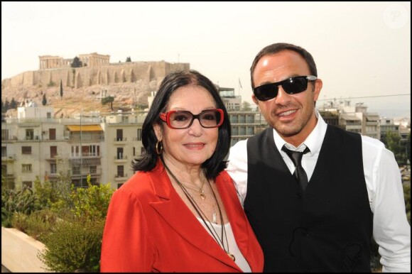 Nana Mouskouri et Nikos Aliagas au festival du film francophone de Grèce (17 avril 2010 en Grèce)