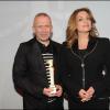 Jean-Paul Gaultier a reçu le prix d'honneur des mains d'Angela Gerekou au festival du film francophone de Grèce (17 avril 2010 en Grèce)