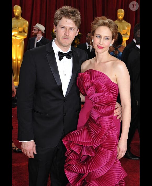 Vera Farmiga et son mari Renn Hawkey sur le tapis rouge de la cérémonie des 82èmes Oscars à Los Angeles en mars 2010