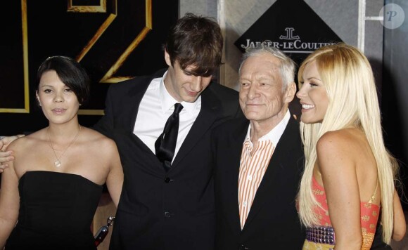 Hugh Hefner fait partie des donateurs qui ont permis la sauvegarde du signe Hollywood, le 26 avril 2010 !