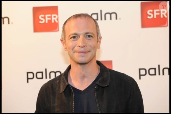 Samuel Etienne, à l'occasion de la soirée de lancement des deux nouveaux Palm de SFR, au Studio SFR, près de la Madeleine, à Paris, le 27 avril 2010.