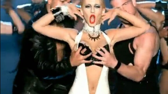 Christina Aguilera : Porno-chic, scènes lesbiennes et imagerie SM... Les codes de Madonna et Lady Gaga pour son nouveau clip !