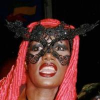 Entre Grace Jones et Lady Gaga, la différence ne tient qu'à un fil... de dentelle !