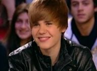 Justin Bieber : Regardez la jeune star chanter en français sur le plateau du Grand Journal... Les ados sont en transe !