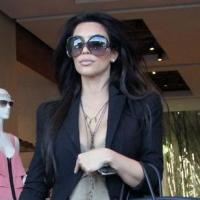 Kim Kardashian : Après une rupture, la plus voluptueuse des starlettes préfère le shopping... à la déprime !