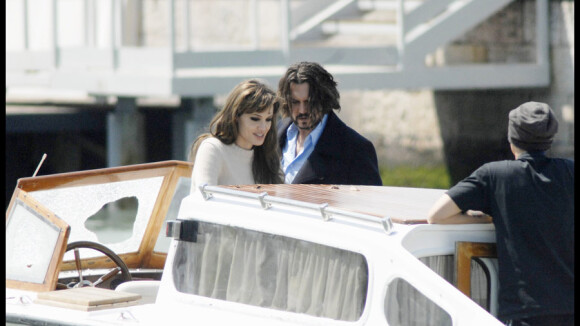 Angelina Jolie et Johnny Depp : les stars voguent sur les eaux de Venise... mais Vanessa Paradis veille ! (Réactualisé)