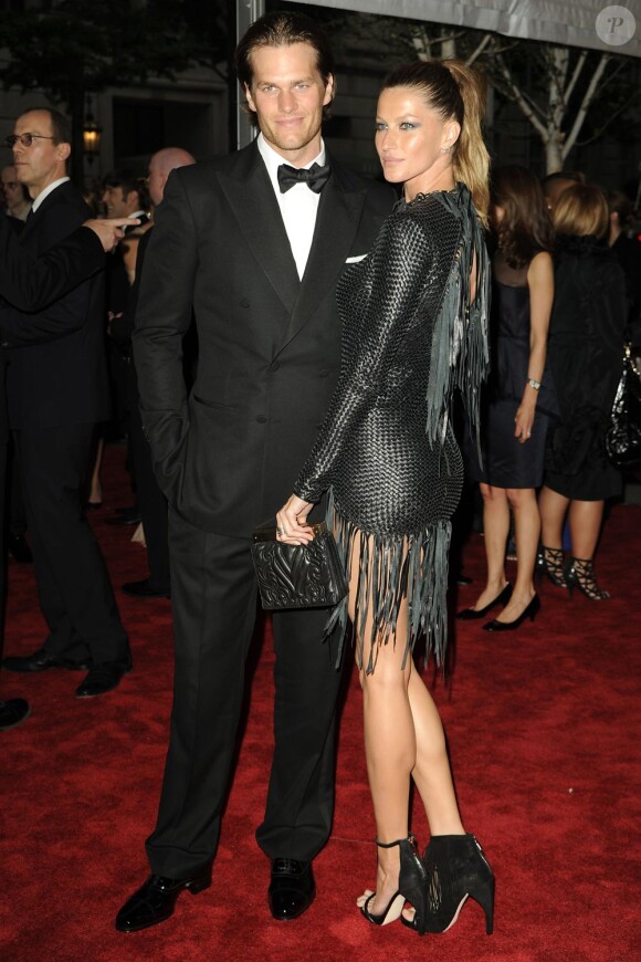Gisele Bündchen et son époux Tom Brady parfait le 3 mai 2010 à New York lors du MET Ball