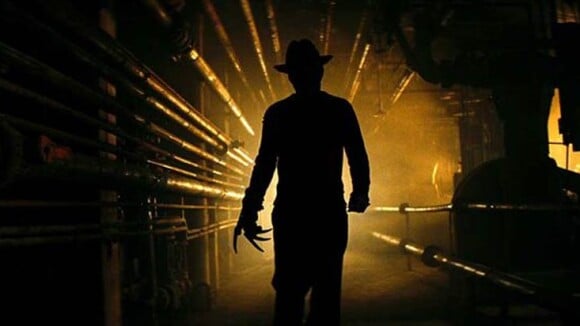 Regardez le terrifiant Freddy, échappé des "Griffes de la Nuit", vous attaquer en plein métro !