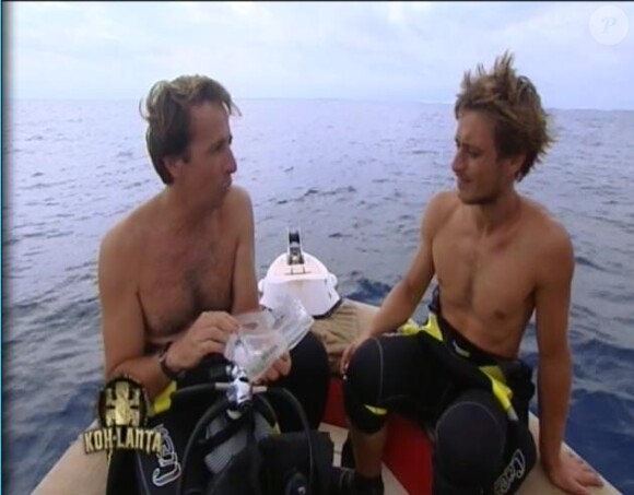 Epreuve de confort remportée par Grégoire : il va faire de la plongée sous-marine ! (Koh Lanta - 7 mai 2010)