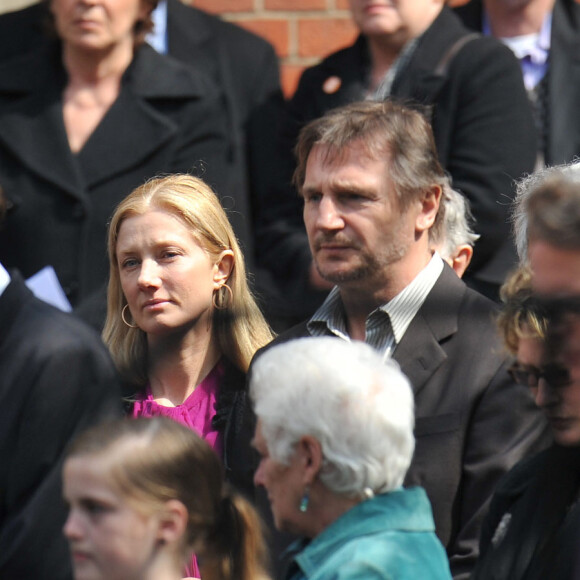Joely Richardson et Liam Neeson lors des obsèques de Corin Redgrave, le 12/04/10