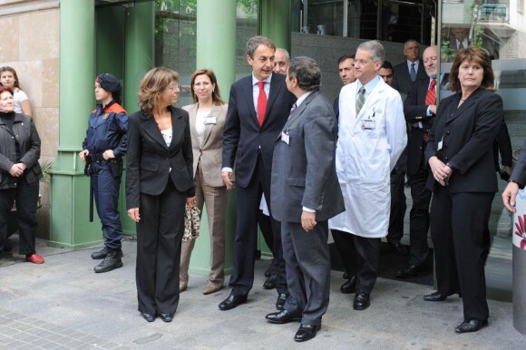 José Luis Zapatero à la sortie de l'hôpital, à Barcelone. 09/05/2010