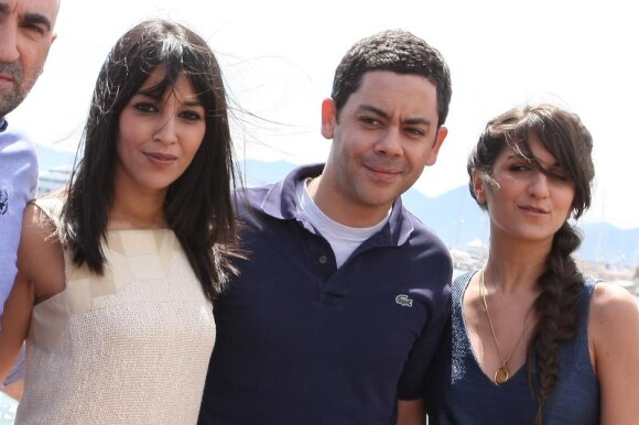 Leïla Bekhti, Géraldine Nakache et Manu Payet au photocall de Tout ce qui brille, lors du Festival de Cannes, le 16 mai 2010