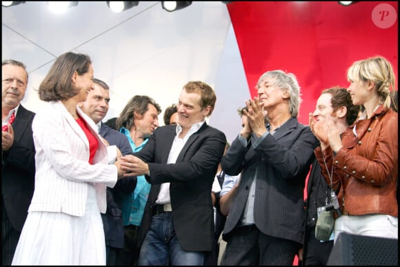 Ségolène Royal soutenue par Bénabar, Mathias Malzieu et Jacques Higelin
