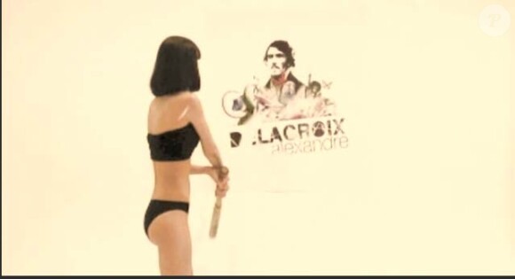 Lussi est l'héroïne d'une séquence vidéo promotionnelle tournée pour l'artiste Alexandre Delacroix