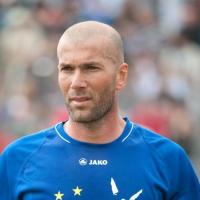 Quand Yannick Noah, Francis Lalanne et Patrick Fiori décident de faire un foot avec... Zinedine Zidane !