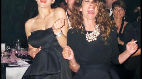 amfAR 2010 : Marion Cotillard s'est éclatée comme une folle avec Emily Blunt et Mademoiselle Agnès !
