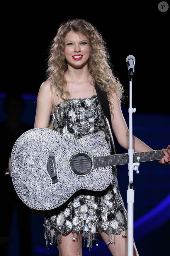 Taylor Swift lors de la 1ère cérémonie annuelle du Bayou Country Superfest au LSU Tiger Stadium à Baton Rouge en Louisiane, le 29 mai 2010