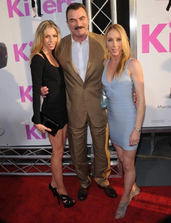 Tom Selleck entouré de sa femme et sa fille lors de la première de Killers à Los Angeles le 2 juin 2010