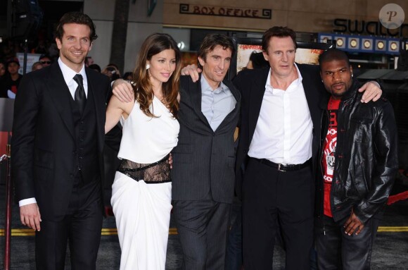 Bradley Cooper, Jessica Biel, Sharlto Copley, Liam Neeson et Quinton Jackson, à l'occasion de l'avant-première de L'agence tous risques, qui s'est tenue au Graumann's Chinese Theatre de Los Angeles, le 3 juin 2010.