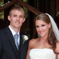 Darren Fletcher : Le milieu de terrain de Manchester United vous offre les photos de son beau mariage !
