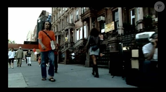 Yannick Noah fait un bond dans le temps à la rencontre d'Angela Davis dans le clip d'Angela