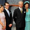 A Stockholm, les 16 et 17 juin, des invités de prestige ont commencé à affluer en vue du mariage de la princesse Victoria samedi 19 juin. Avec les futurs mariés (à gauche), le couple royal.