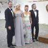 A Stockholm, les 16 et 17 juin, des invités de prestige ont commencé à affluer en vue du mariage de la princesse Victoria samedi 19 juin. Mette-Marit et Haakon, Martha-Louise et Ari (Norvège).