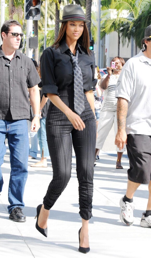 Tyra Banks en tournage dans Beverly Hills le 24 juin 2010 à Los Angeles 