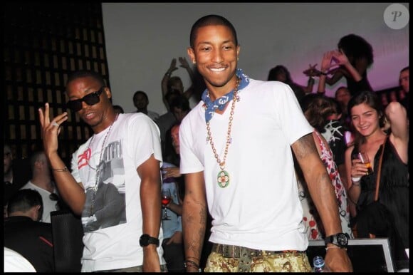 Pharrell Williams en showcase avec N.E.R.D. au VIP Room Theater de Jean-Roch, à Paris, le 25 juin 2010.