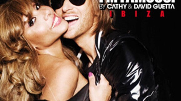 Regardez David Guetta embrasser une drôle de créature et... invitez-vous à son "famous" tour de folie !