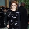 L'actrice américaine Kristen Stewart dans une petite robe RM by Roland Mouret