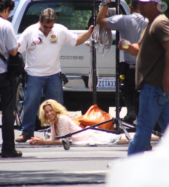 Elizabeth Banks en plein tournage, le 2 juillet 2010