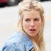 Sienna Miller dans les rues de Los Angeles se rend à un rendez-vous professionnel