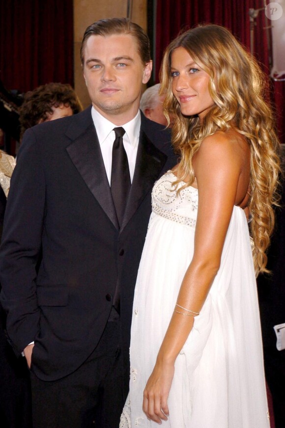 Leonardo DiCaprio et son ancienne compagne le top model brésilien Gisele Bündchen aux Oscars en 2005
