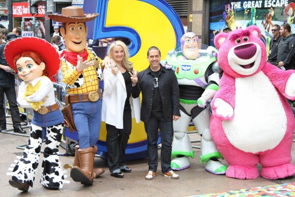 La productrice Darla Anderson et le réalisateur Lee Unkrich à l'occasion de l'avant-première de Toy Story 3, à l'Empire Leicester Square de Londres, le 18 juillet 2010.