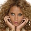 Noémie Lenoir pour Les perles de Noa