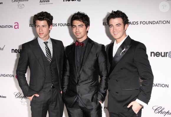Les Jonas Brothers lancent Cambio.com, un site internet pour promouvoir les artistes qui leur sont chers.
