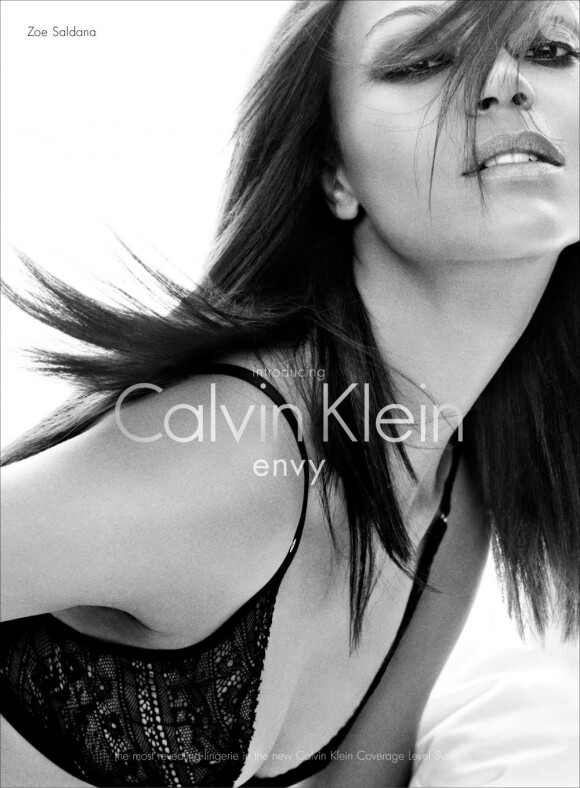 Zoe Saldana pour Calvin Klein underwear 