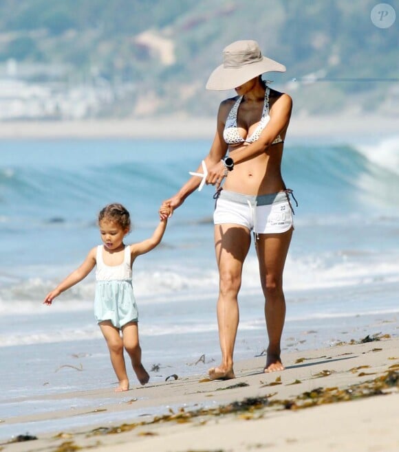 Halle Berry et sa fille Nahla au bord de la mer à Los Angeles