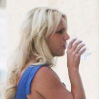 Britney Spears : Elle joue la dame en attendant son hommage dans Glee !
