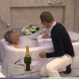 bain moussant, champagne, fleurs... rien n'est trop pour Olivier qui comble Agnès !