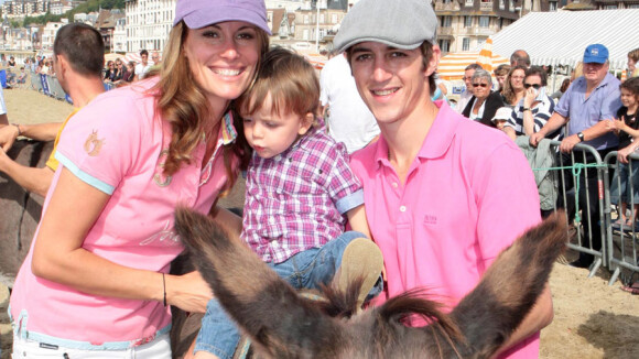 Sophie Thalmann et Christophe Soumillon à dos d'âne avec leur adorable bout d'chou !