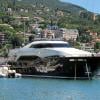 Mais à qui peut donc appartenir ce sublime yacht en Italie ? A Silvio Berlusconi bien sûr ! 