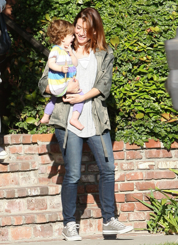 Alyson Hannigan, son mari Alexis et leur petite Satyana, à Beverly Hills. 18/08/2010