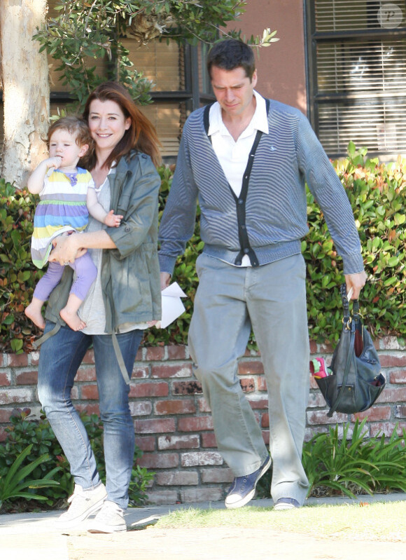 Alyson Hannigan, son mari Alexis et leur petite Satyana, à Beverly Hills. 18/08/2010