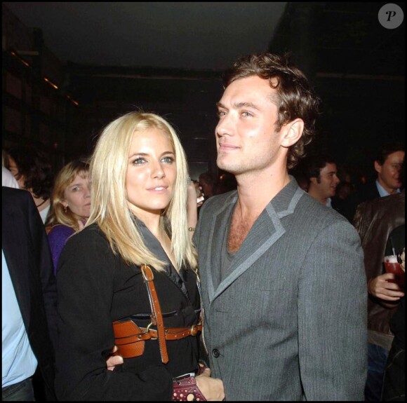Jude Law et Sienna Miller en 2006